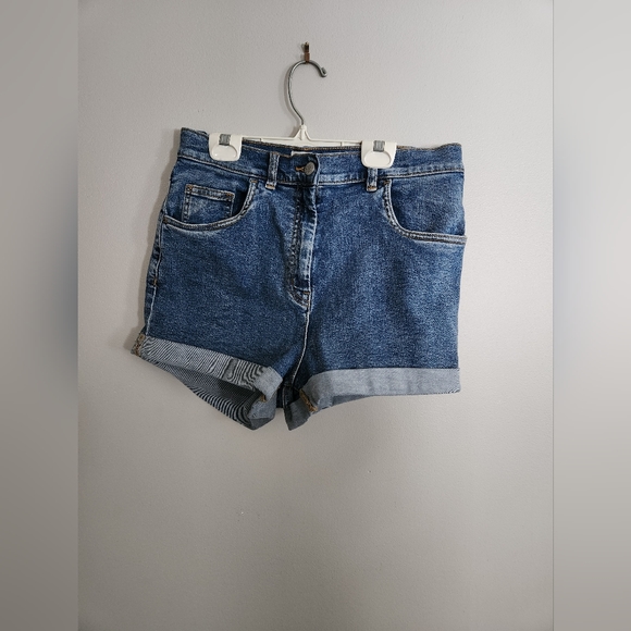 Aritzia denim shorts - Picture 1 of 3